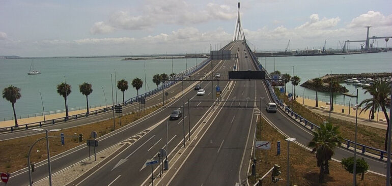 Más de 8,5 millones de desplazamientos previstos para este puente del 15 de agosto
						
								Fecha actualización: 10 agosto 2023
						A los movimientos de salida y retorno por el cambio de quincena se unirán los habituales de fin de semana a poblaciones del litoral y playas o zonas de segunda residencia.
Además, especialmente en las noches y las madrugadas, se incrementarán los viajes de corta distancia a localidades que celebren sus fiestas populares por lo que Tráfico pide extremar las precauciones de seguridad vial y, muy especialmente, no conducir bajo los efectos del alcohol y/o las drogas.
Un año más, el operativo coincide con la Campaña especial de vigilancia y control de alcohol y drogas que comienza el lunes 14.
						
								
									
									Desplazamientos
									    Circulación Segura
									    Medidas especiales
									    viajes
									    
							
						
			
				
					 
						 
							X
						
					
					
						 
						Facebook
						
						
					
					
						 
							Mail
						
					
					
						 
							Copiar URL
	
					
					
						 
							Mostrar QR
						
					
				
			
			
				
					
						 Ampliar letra