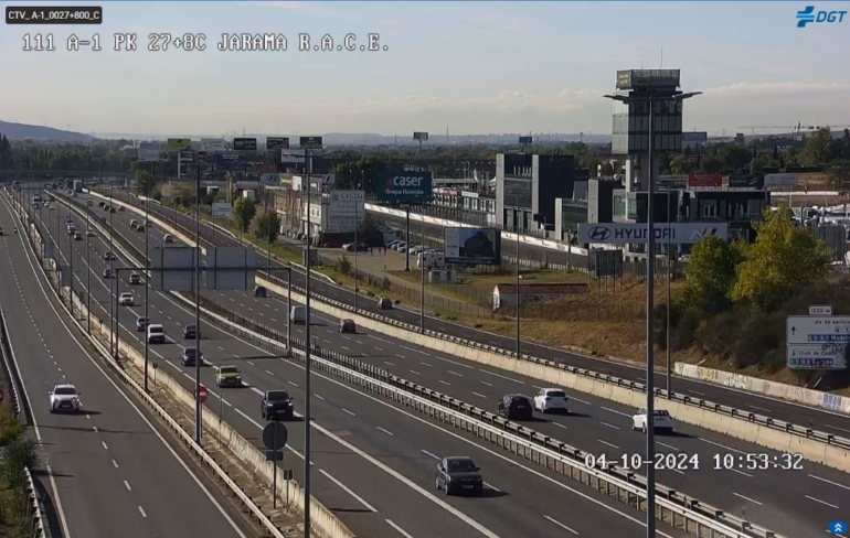 La DGT establece medidas para regular la circulación en los accesos al circuito del Jarama durante el fin de semana
						
								Fecha actualización: 04 octubre 2024
						Itinerarios alternativos para los conductores que no quieran circular por la zona de influencia del Circuito.
El estacionamiento estará prohibido en arcenes y otras zonas no habilitadas
Las medidas de regulación del tráfico se establecerán durante todo el sábado, debido a la celebración del festival de música Jarama MusicTruck que tendrá lugar por la tarde noche.
El domingo por la mañana se vuelven a implementar las medidas regulatorias para la celebración del campeonato. Está previsto que el Circuito del Jarama acoja en esta jornada unos 3.800 vehículos.
						
								
									
									Desplazamientos
									    Atascos
									    Camiones
									    Circulación
									    Medidas especiales
									    
							
						
			
				
					 
						 
							X
						
					
					
						 
						Facebook
						
						
					
					
						 
							Mail
						
					
					
						 
							Copiar URL
	
					
					
						 
							Mostrar QR
						
					
				
			
			
				
					
						 Ampliar letra