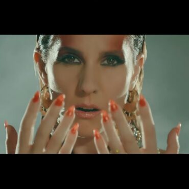 Diana Navarro - Encrucijada (Videoclip Oficial)