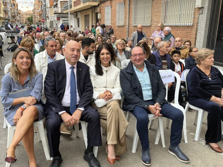 Este fin de semana el Barrio de El Pilar está en fiestas y la Asociación de Vec...