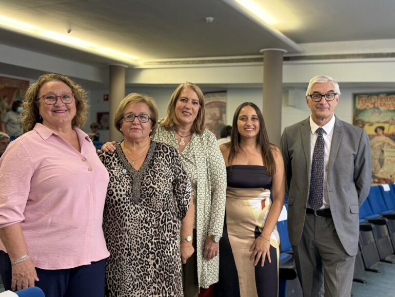 Los concejales del Equipo de Gobierno, Llanos Navarro y Alberto Reina, junto a ...