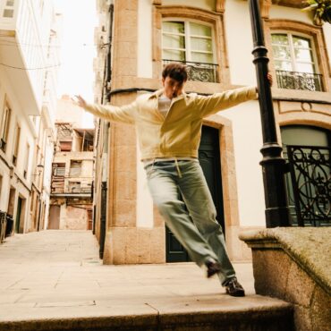 Futuros Propósitos        
        
                                                            Javi Chapela                    
        
            
                
                    
                                                                                    UNIVERSAL MUSIC SPAIN, SL.