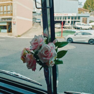 OTRA BALADA - Primera Parada        
        
                                                            Kalenn                    
        
            
                
                    
                                                                                    WARNER MUSIC GROUP