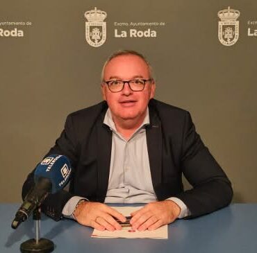 Malestar vecinal por la subida de impuestos de Juan Ramón Amores en La Roda

El ...