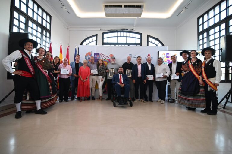 Amores anuncia una escultura para homenajear a Manuel Blanco




10 de septiembre, 2025





AyuntamientoCulturaFiestas Patronales de La RodaTradición