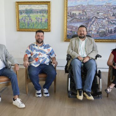 La Roda lanza la campaña ‘Reciclar mal nos sale caro’ con el humorista Jesús Arenas y FCC




23 de septiembre, 2025





AyuntamientoHáitat +JuventudMedioambienteNoticiasZonas verdes