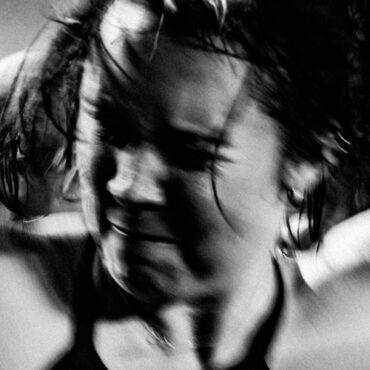 Facilita        
        
                                                                                                Fred again.. & Caribou & MC Teteu                    
        
            
                
                    
                                                                                    WARNER MUSIC GROUP