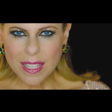 Pastora Soler - Aunque me cueste la vida (Videoclip Oficial)