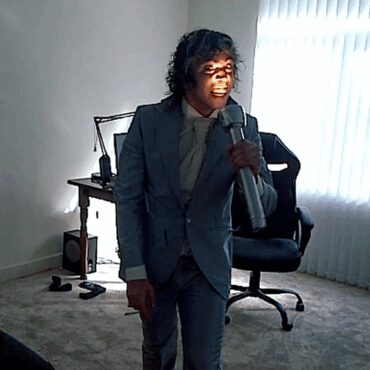 PIRRI        
        
                                                                                                Ralphie Choo                    
        
            
                
                    
                                                                                    WARNER MUSIC GROUP