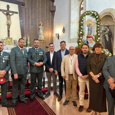 Los diputados provinciales del PP, Pascual Molina y Juan Ángel Alfaro, han acomp...