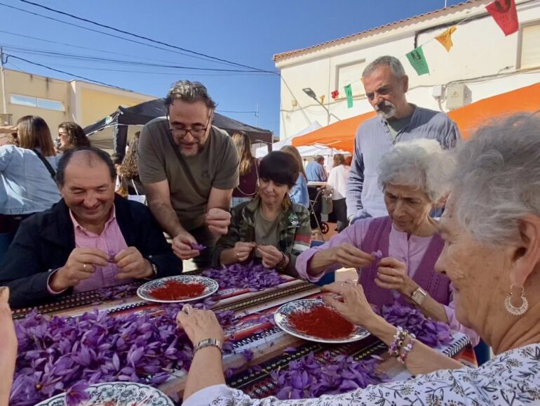 Tradición, folklore, gastronomía y artesanía se unen en Santa Ana, a través de s...