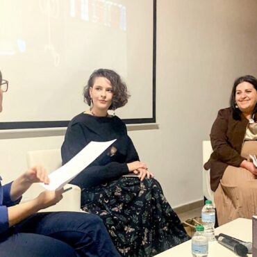 Marta Boronat presentó en la Biblioteca Municipal de Tomelloso su libro “Infundio” dentro de la Semana de las Bibliotecas - SURCO CLM, Diario digital