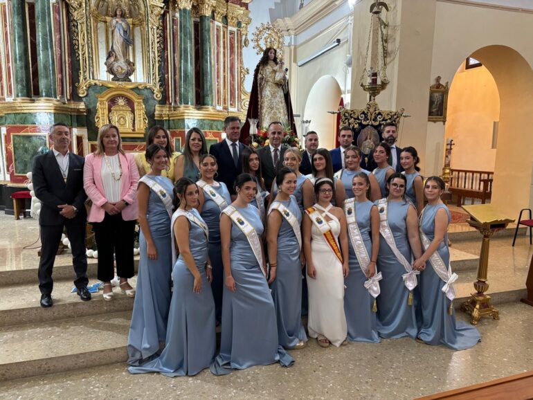 El diputado provincial Ángel Alfaro; junto a la alcaldesa de Jorquera, Pilar Med...