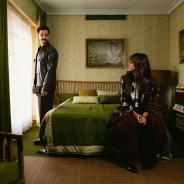 Maldita Mudanza        
        
                                                                                                Vanesa Martín, Camilo                    
        
            
                
                    
                                                                                    UNIVERSAL MUSIC SPAIN, SL.