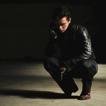 ¿Cuántas penas vale tu amor?        
        
                                                            Walls                    
        
            
                
                    
                                                                                    WARNER MUSIC GROUP