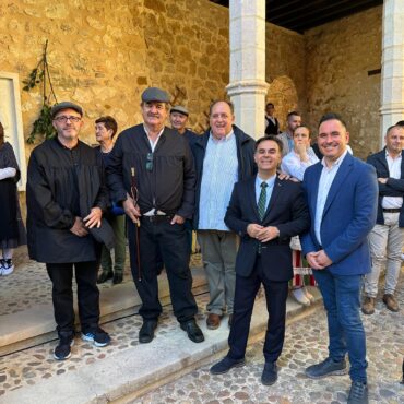 Los diputados provinciales, Pascual Molina, Juan Ángel Martínez y Antonio Martín...