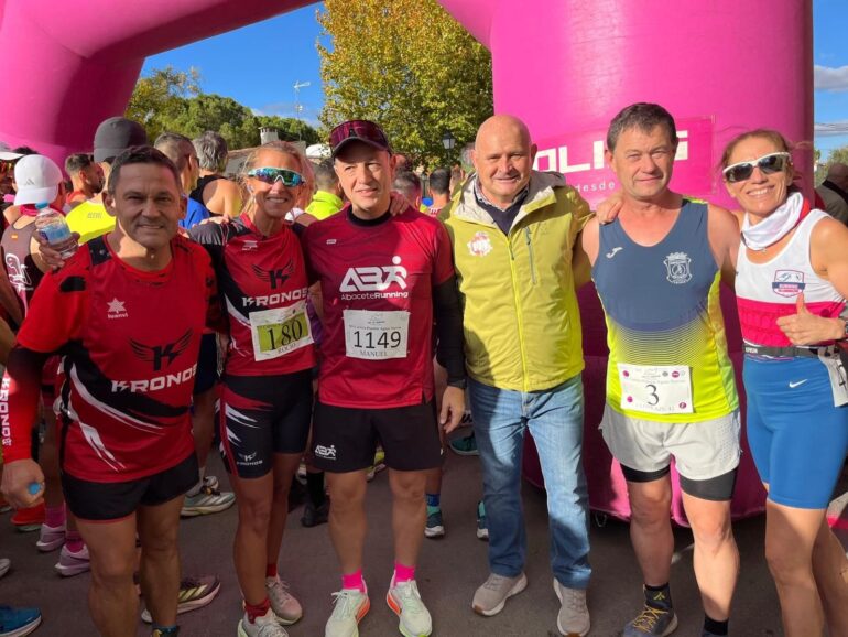 XV edición de la Carrera Popular de Aguas Nuevas.

El alcalde de Albacete, Manue...