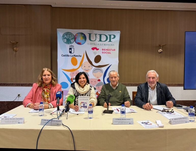 Jornada de formación digital para asociaciones de mayores

Las concejalas de Ma...