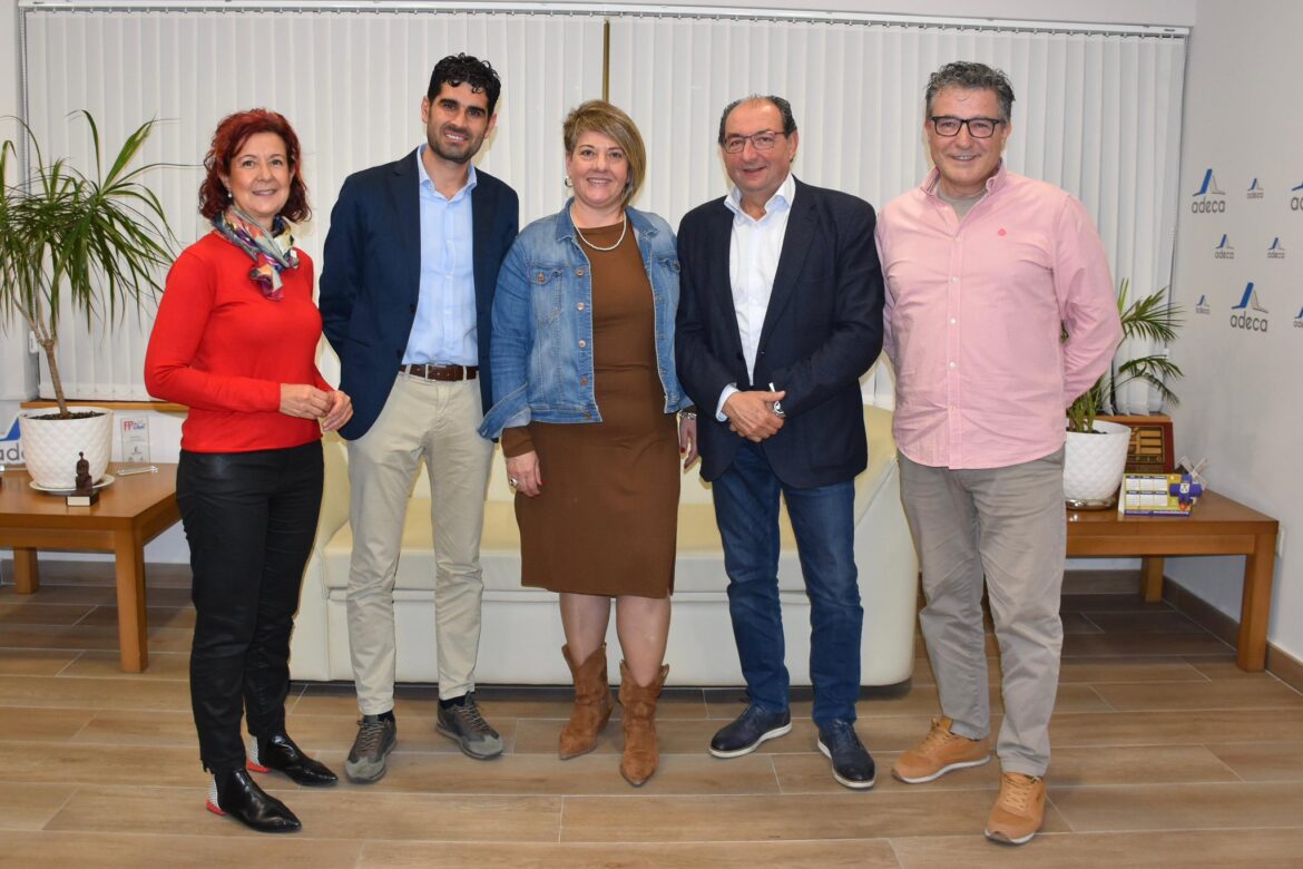 Hemos mantenido una reunión con la Asociación de Cuchillería y Afines de Albacet...