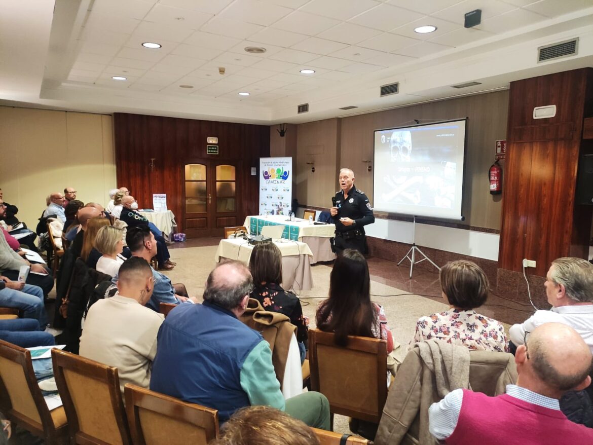 Esta tarde el Subinspector Javier Jaén, ha participado como ponente en las II jo...