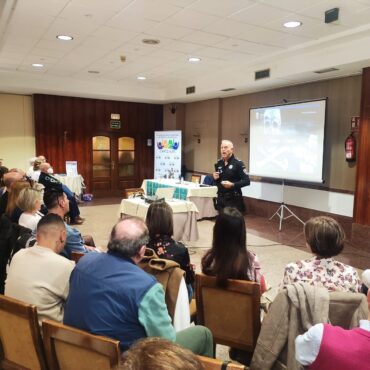 Esta tarde el Subinspector Javier Jaén, ha participado como ponente en las II jo...