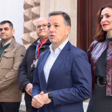 ¡Albacete celebra su 650 aniversario como ciudad 

El alcalde, Manuel Serrano, ...