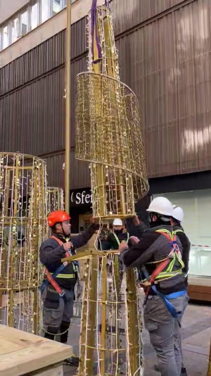 Albacete se prepara para el tradicional encendido de las luces de Navidad, un bo...