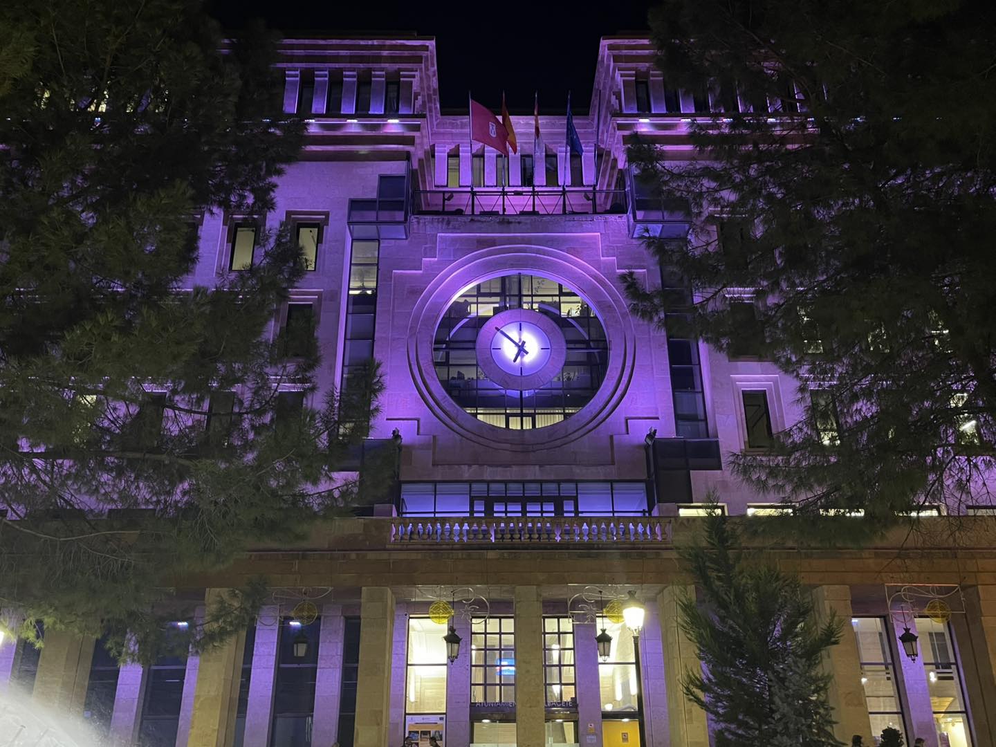 Esta noche con motivo de la celebración del Día Mundial de la Prematuridad, se h...