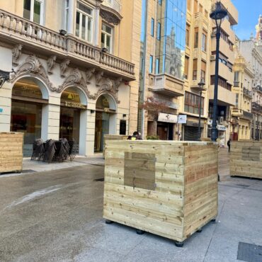 Comienza la instalación del nuevo espectáculo navideño en la Calle Ancha

El Ay...