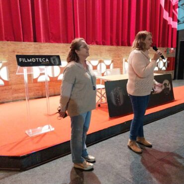 Cine que une generaciones

La concejala de Calidad de Vida, Llanos Navarro, ha ...