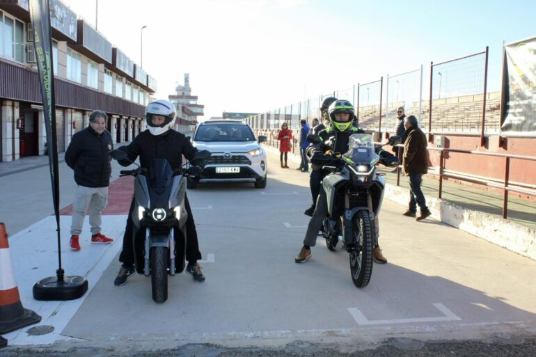 El Circuito de Velocidad vuelve a rugir.

Tras el encendido simbólico del semáf...