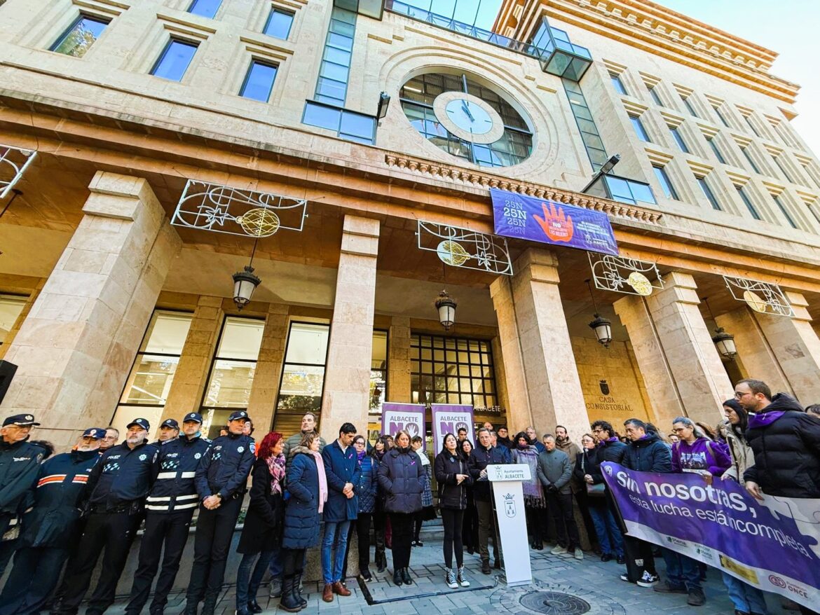 Albacete dice NO a la violencia machista.

Albacete se une para condenar esta l...