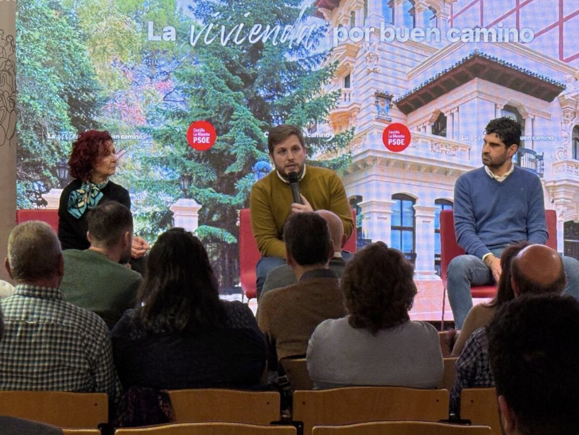 La Casa del Pueblo de Albacete ha acogido una nueva parada de la campaña 'Por B...