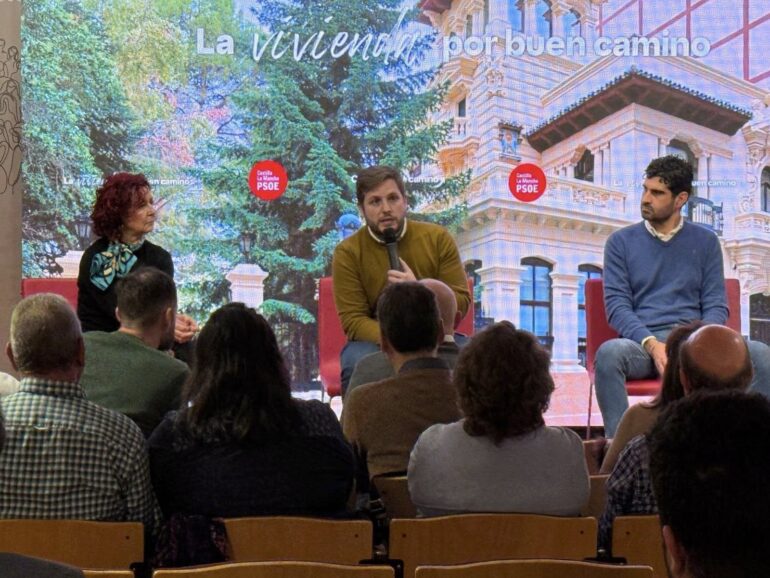La Casa del Pueblo de Albacete ha acogido una nueva parada de la campaña 'Por B...