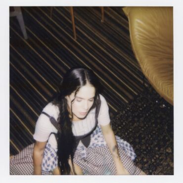 Qué Bonito Aquella Noche        
        
                                                                                                Ángeles Toledano                    
        
            
                
                    
                                                                                    UNIVERSAL MUSIC SPAIN, SL.