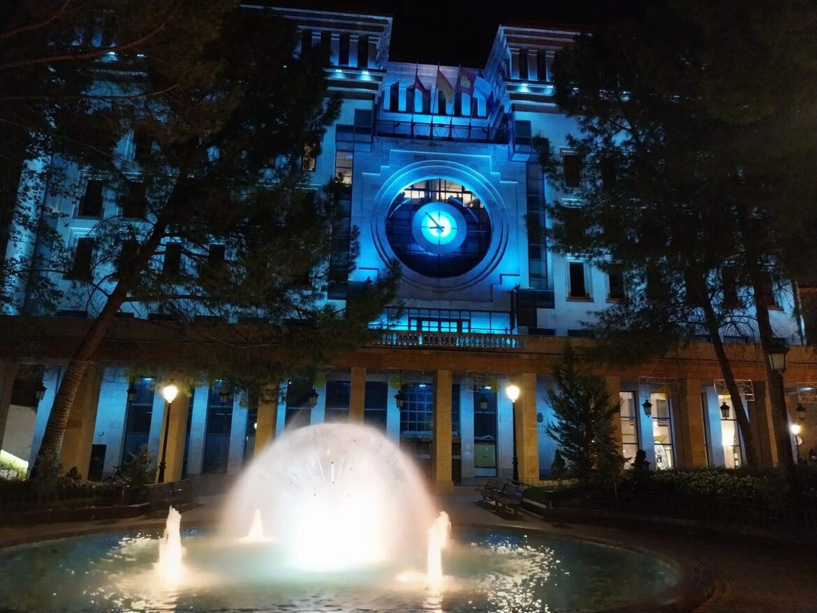 Con motivo de la celebración del Día Mundial de la Infancia , se han iluminadolo...