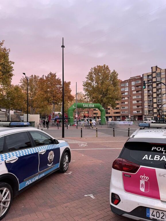Preparados para la prueba deportiva BTT, Calle Benavente y Julio Carrilero tendr...
