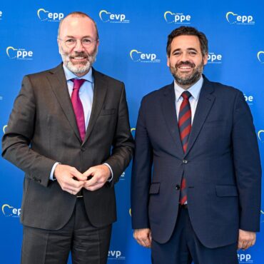 La #PAC no se toca, no vamos a permitir un solo euro de recorte en una política ...