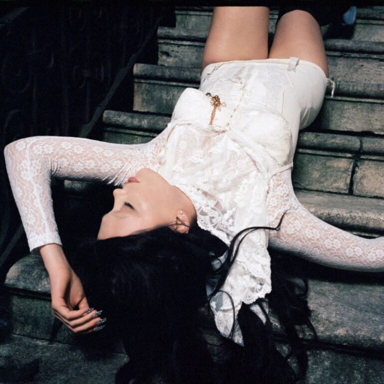 Get Around        
        
                                                                                                Alessi Rose                    
        
            
                
                    
                                                                                    UNIVERSAL MUSIC SPAIN, SL.