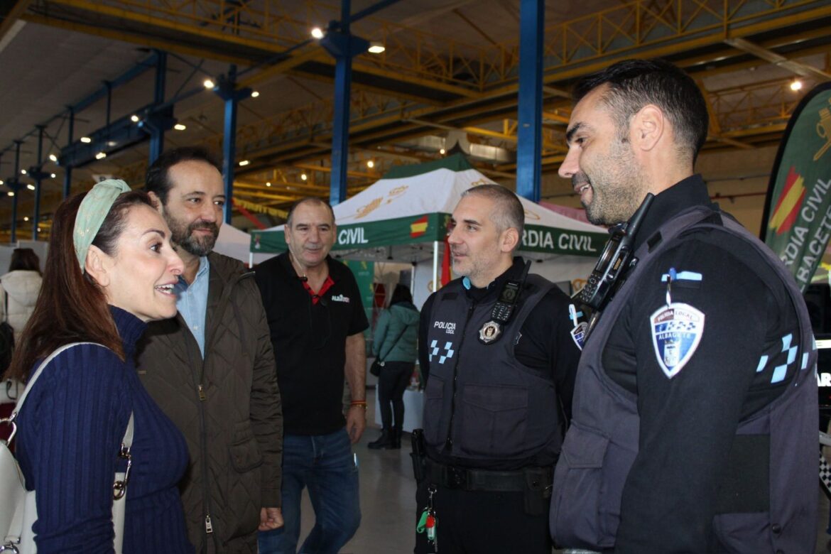 Esta mañana, hemos estado presentes con nuestro stand, en la Feria del juguete y...