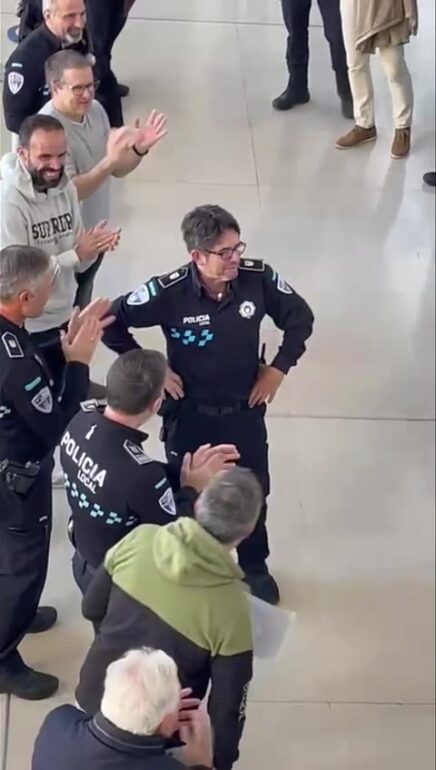 Con toda la emoción y el corazón, despedimos entre aplausos a nuestro compañero ...