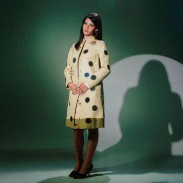 Die On This Hill        
        
                                                            SIENNA SPIRO                    
        
            
                
                    
                                                                                    UNIVERSAL MUSIC SPAIN, SL.