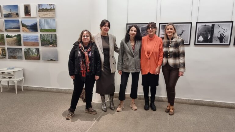 El Museo Municipal de Valdepeñas acoge la exposición ‘Mujeres en el arte: XI Premios Amalia Avia’ - SURCO CLM, Diario digital