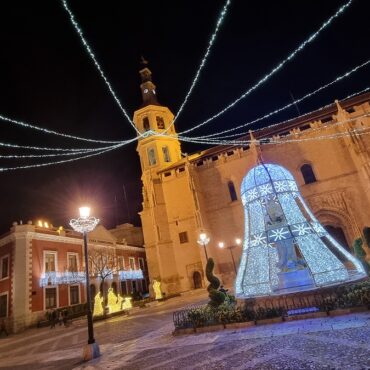 Valdepeñas encenderá su iluminación navideña el 27 de noviembre para impulsar el comercio local - SURCO CLM, Diario digital